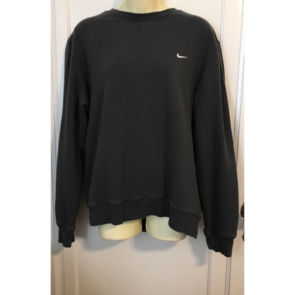 dark grey nike sweatshirt